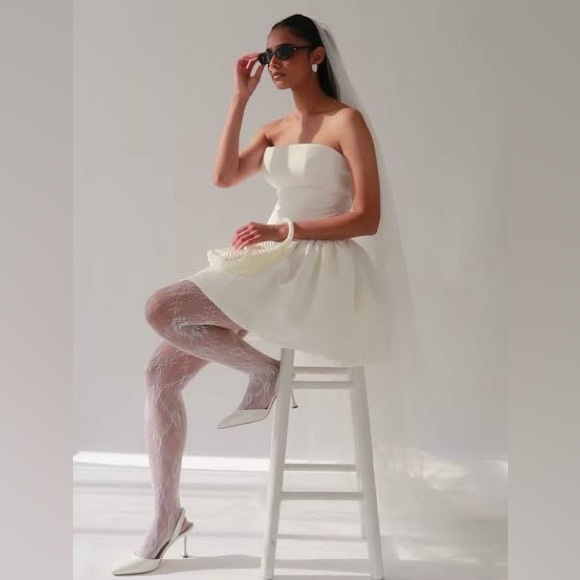 Bridal Reception Dress - NWT - size 0 - Picture 2 of 4